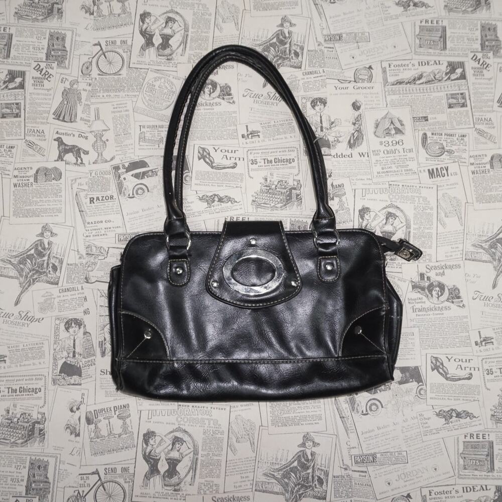 Vintage Y2K American Vintage Accessories description leather